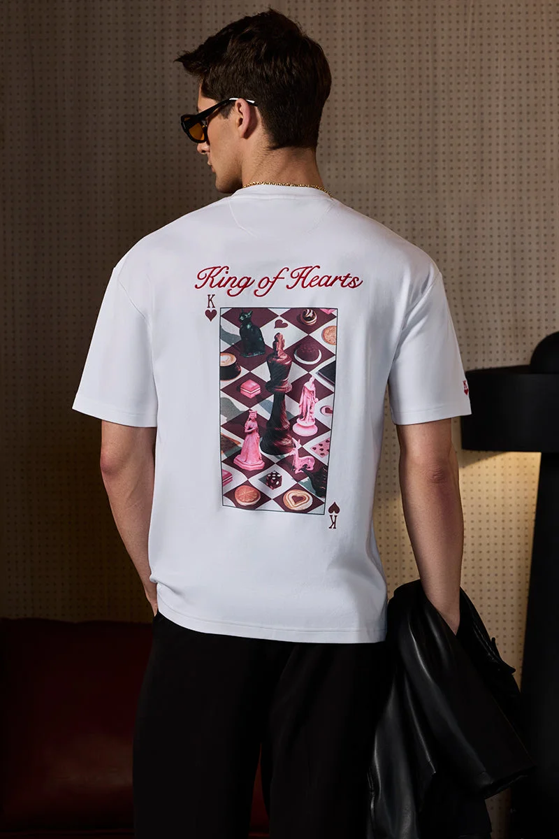 سنيتش تيشيرت بطبعة ملك القلوب